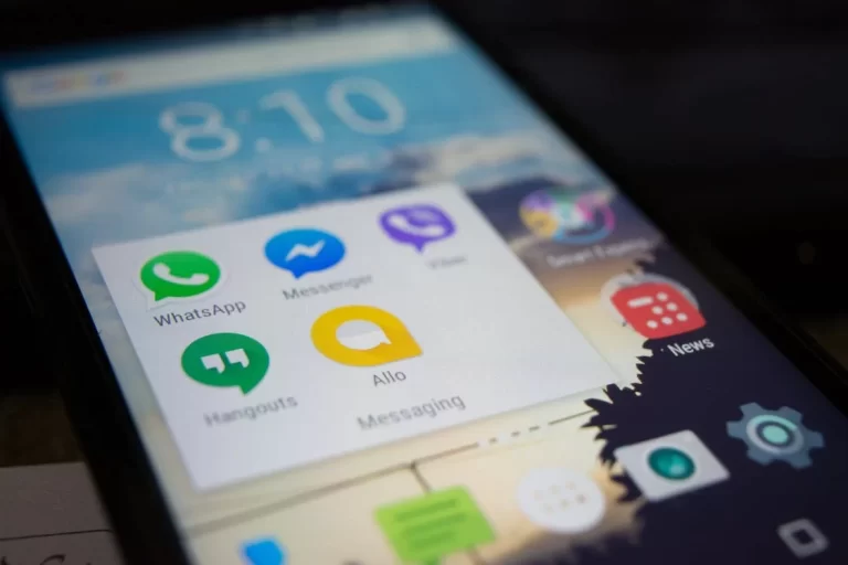 Oração para ele mandar msg no WhatsApp agora (simpatia)